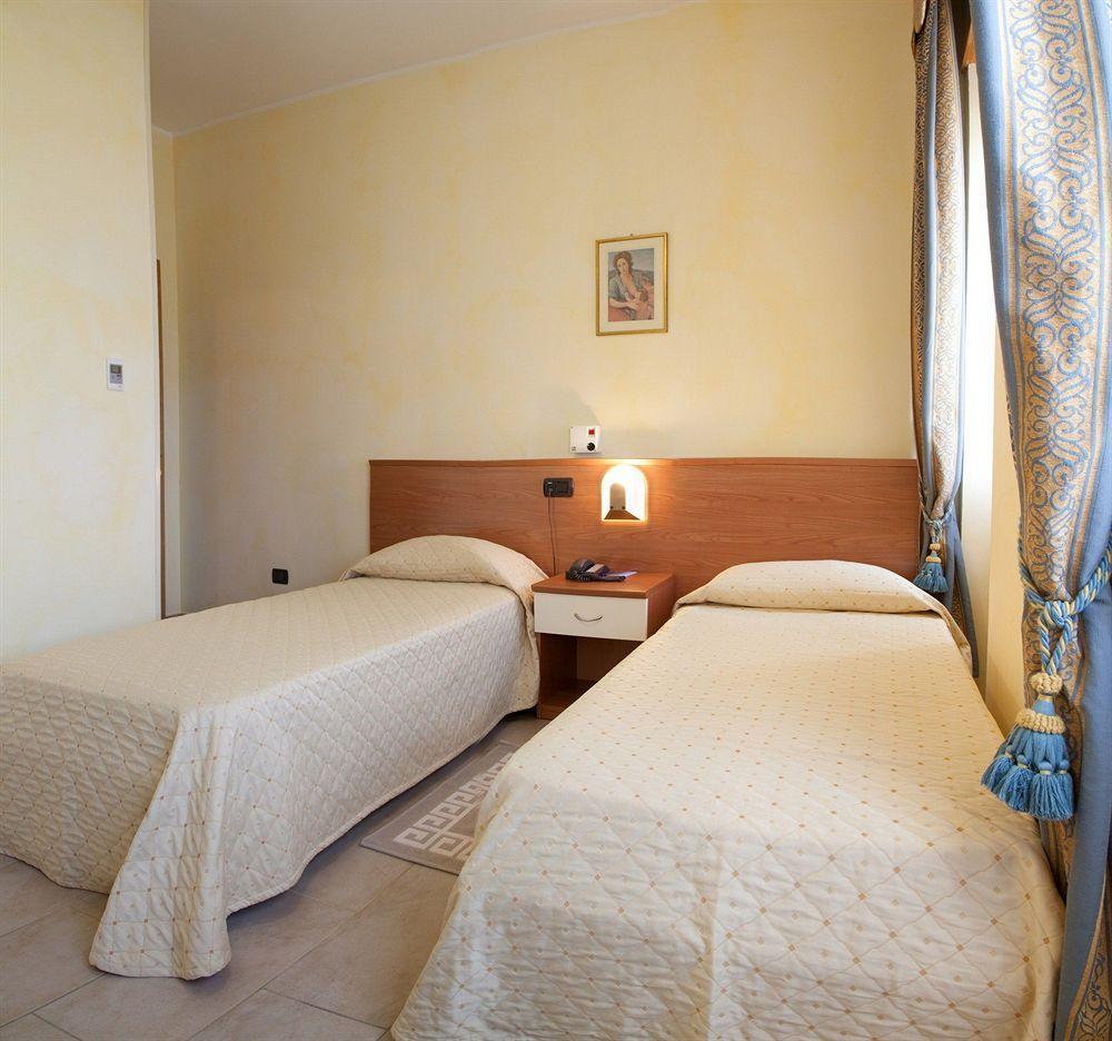 Lo Scoiattolo Piedmont Bike Hotel Pralormo Zewnętrze zdjęcie
